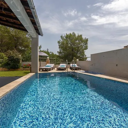Family Friendly House With A Swimming Pool Cove Koramaslinova - Koromaslinova, Brac - 15479 *