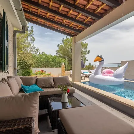 Family Friendly House With A Swimming Pool Cove Koramaslinova - Koromaslinova, Brac - 15479