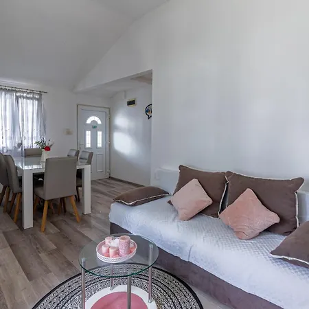Family Friendly House With A Swimming Pool Cove Koramaslinova - Koromaslinova, Brac - 15479