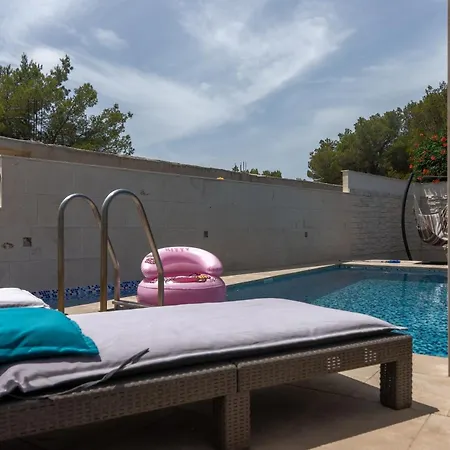 Family Friendly House With A Swimming Pool Cove Koramaslinova - Koromaslinova, Brac - 15479 Hébergement de vacances
