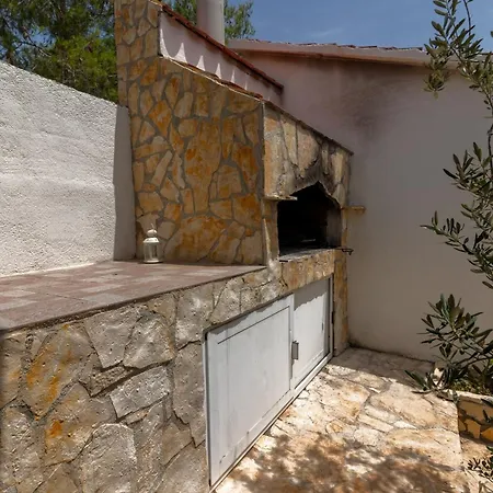 Hébergement de vacances Family Friendly House With A Swimming Pool Cove Koramaslinova - Koromaslinova, Brac - 15479