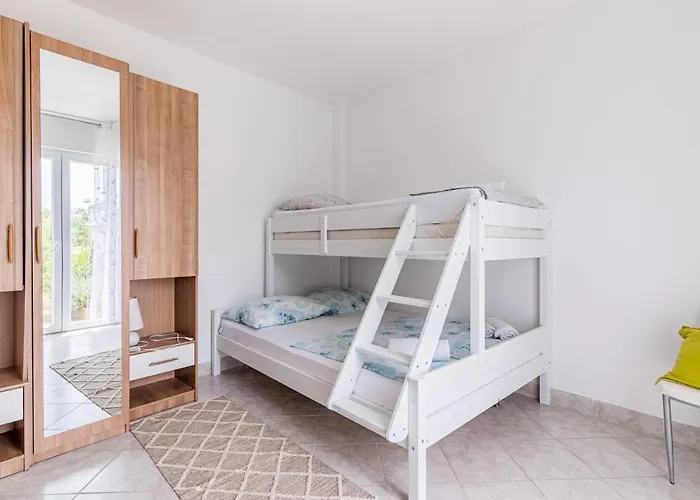 Family Friendly House With A Swimming Pool Cove Koramaslinova - Koromaslinova, Brac - 15479