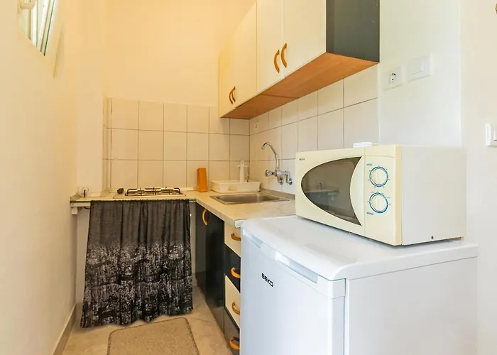 Family Friendly House With A Swimming Pool Cove Koramaslinova - Koromaslinova, Brac - 15479