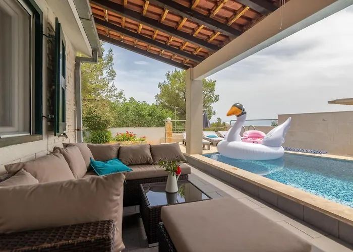Family Friendly House With A Swimming Pool Cove Koramaslinova - Koromaslinova, Brac - 15479
